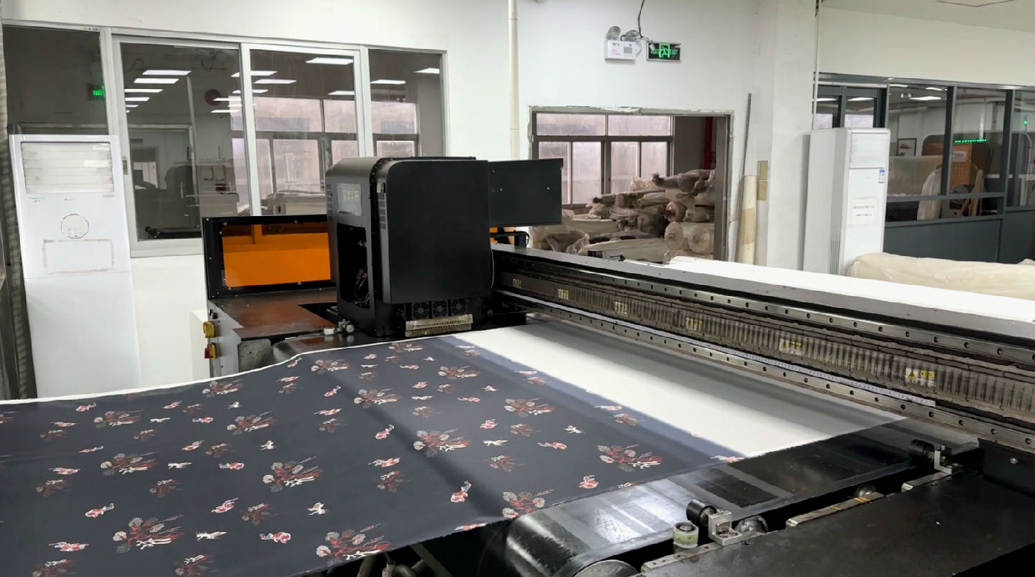 數碼印花打(da)印直線圖案出(chu)現鋸齒狀的原(yuan)因