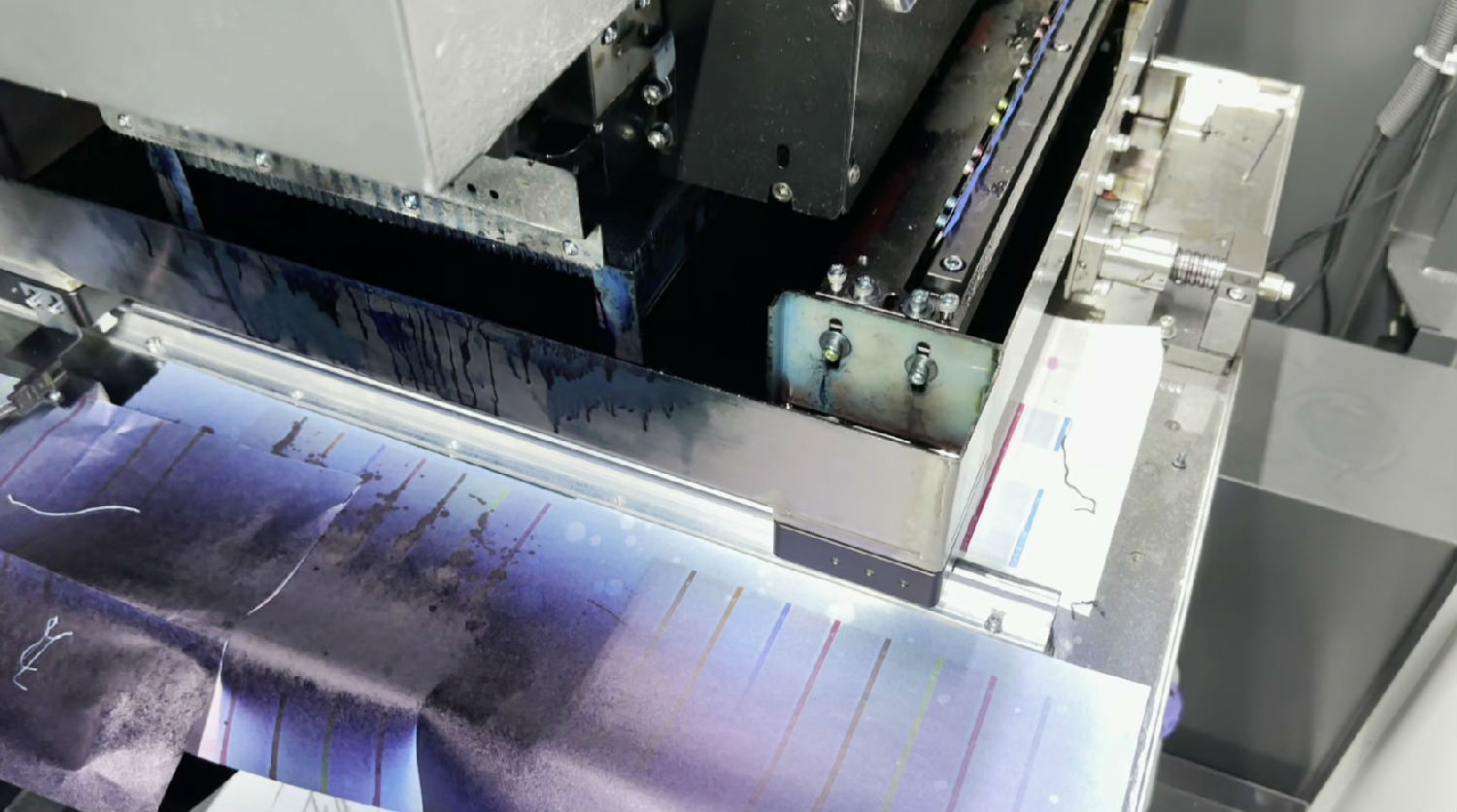 爲什麽數碼(mǎ)印花機廢墨會(hui)增多?