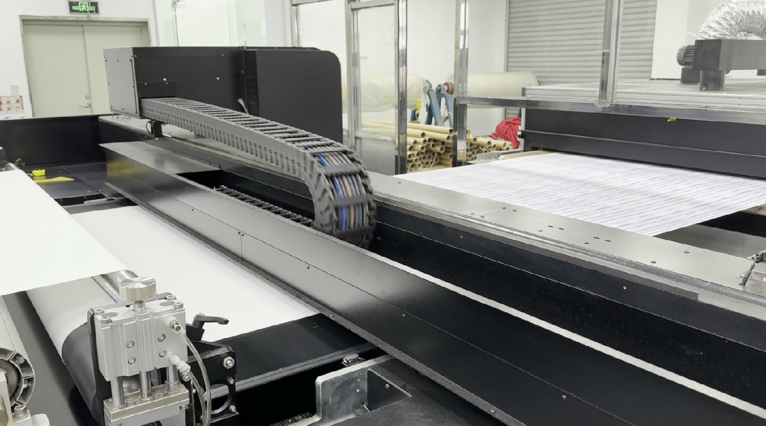 影(ying)響數碼印(yin)花機打印(yìn)精度的8個(ge)因素