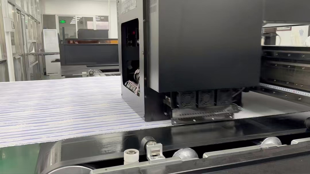 數碼印花(hua)打印時出(chu)現交叉色(sè)的原因